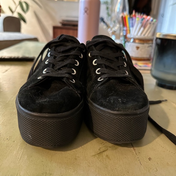 Steve Madden Black Platform Suede/Velvet Sneakers - Picture 3 of 3